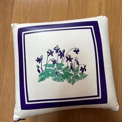 リクライニング座椅子・ミニクッションセットの画像