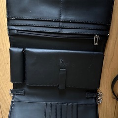 GUESS お財布ショルダーの画像