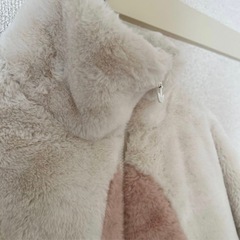 Adidas フリースジャケット ベージュの画像