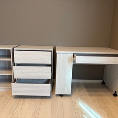 勉強机　デスク　チェスト付き　3点セットの画像