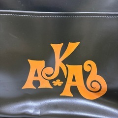 オリーブグリーンカラーのショルダーバッグの画像