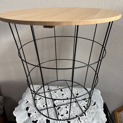 テーブルバスケット・バスケットテーブルの画像