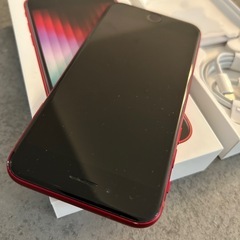 iPhoneSE3 64GB redREDの画像