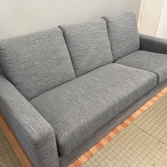 三人掛けソファーの画像