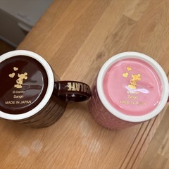 新品未使用sangoコラボ ディズニーペアマグカップ 電子レンジ不可ですの画像