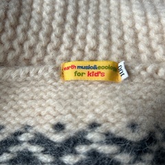 アースミュージックのアウター　チョッキ　サイズ100 プレゼント付きの画像