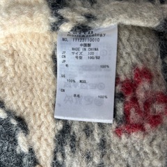 アースミュージックのアウター　チョッキ　サイズ100 プレゼント付きの画像