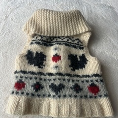 アースミュージックのアウター　チョッキ　サイズ100 プレゼント付きの画像