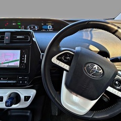 トヨタ プリウス ZVW55 ハイブリッド シルバー 4WD ナビTV付 の画像