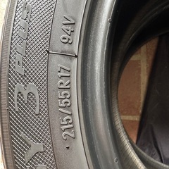 組み換え工賃込み！貨物用タイヤ2本5分山 215/55r17 TOYO NANOENARGY 3plus
の画像