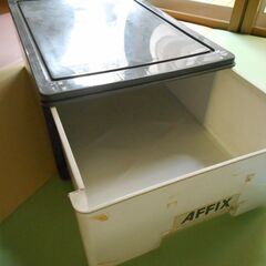 使わなくなった、古い衣装ケースさしあげます。の画像