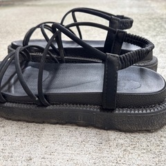 厚底フラット　サンダルの画像