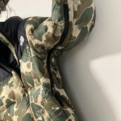 美品THE NORTH FACE 迷彩ヌプシダウンジャケット S ユニセックスの画像