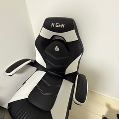 ゲーミングチェアの画像