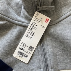 140 トレーナー　パーカー新品の画像