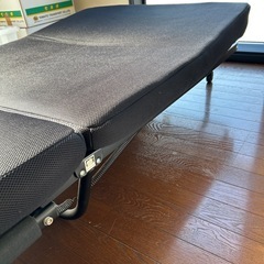 シングルベッド（折りたたみキャスター付）の画像