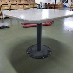 中古テーブル 楕円形　幅100ｘ奥行116ｘ高さ70ｃｍ　見に来ませんか？ほかにもテーブルあります！YN306Sの画像