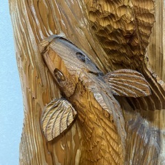 鯉 木彫りりの画像