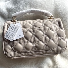 新品未使用　RANDA 2WAYモノグラムビジューキルティングバック　グレージュの画像