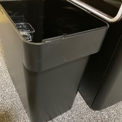 未使用[2点セット] 山崎実業 密閉 袋ごと 米びつ 5ｋｇ 計量カップ 付 サンカ ストランティ キャスター付き 隙間収納の画像