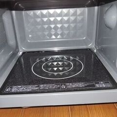 【直接引き取りのみ】 2020年製 電子レンジ 東芝 ER-SM17(W) 50/60Hz共用 R7-0016の画像