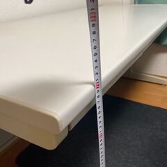 幅160センチの机ですの画像