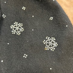 フルラFURLAマフラーストールショールスカーフblackブラック黒色系無地雪の結晶柄縦約156センチ横約34センチフリンジ約10センチレディースlady'sLADYS女性用婦人ウィメンズwomen’sの画像