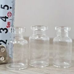 小さい瓶の画像