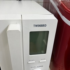 「安心の6ヶ月保証付。【TWINBIRD 電子レンジ DR-F281 2022年製 フラット庫内 50Hz/60Hz】取りに来れる方限定。」の画像
