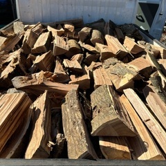 クルミの木薪A品、2台ありの画像