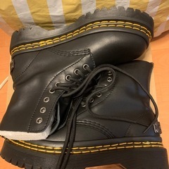 厚底ブーツの画像