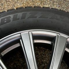 レクサスNX10系225/65/17ブリザック18年の画像