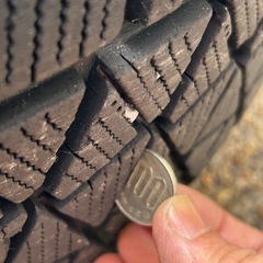 レクサスNX10系225/65/17ブリザック18年の画像