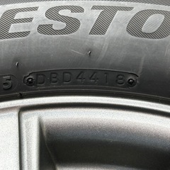 レクサスNX10系225/65/17ブリザック18年の画像