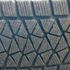 レクサスNX10系225/65/17ブリザック18年の画像