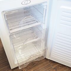 店頭引取限定 マクスゼン 直冷式冷凍庫 JF060HM01 60L 前開き 2021年製の画像