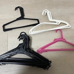 シンプルリード ハンガー 黒色 26本セット(クリーニング)の画像