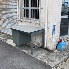 オフィス机の画像