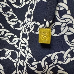 Michaelkors チェーン柄トップス 美品の画像