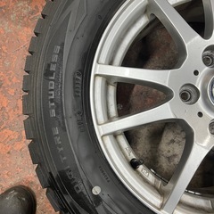 205/60r15 94Qダンロップスタッドレスタイヤとアルミホイール4本セットの画像