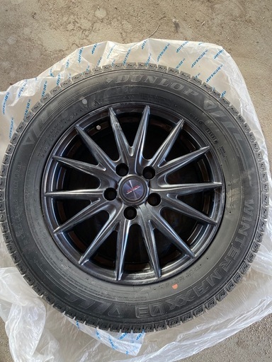 （取引中）スタッドレス　205/65/R16