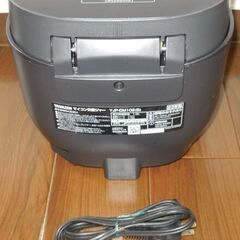 【直接引き取りのみ】 2023年製 炊飯ジャー ヤマゼン YJP-DM102(B) 5.5合炊き R7-0018の画像