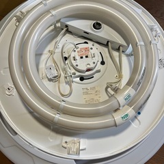 無料！リモコン付き シーリングライト 照明 電球交換可の画像