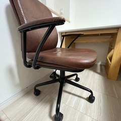 【ニトリ】◆キャスター付き合皮椅子と机の画像
