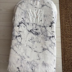 ドッカトット DockATot Deluxe+ の画像