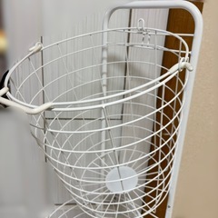 キャスター付き二段洗濯かごの画像