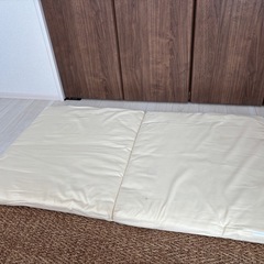 ベビー布団と敷布団カバーのセットの画像