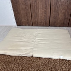 ベビー布団と敷布団カバーのセットの画像