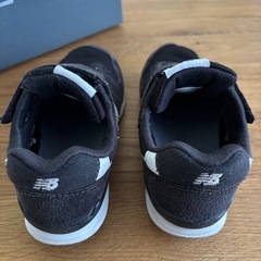 子供用シューズ18cm   【ニューバランス　YV996CPG】 ブラック　子供靴　スニーカーの画像