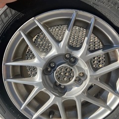 受け渡し者決定！スタッドレスタイヤの画像